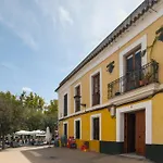 Corral Del Esquivel Apartment